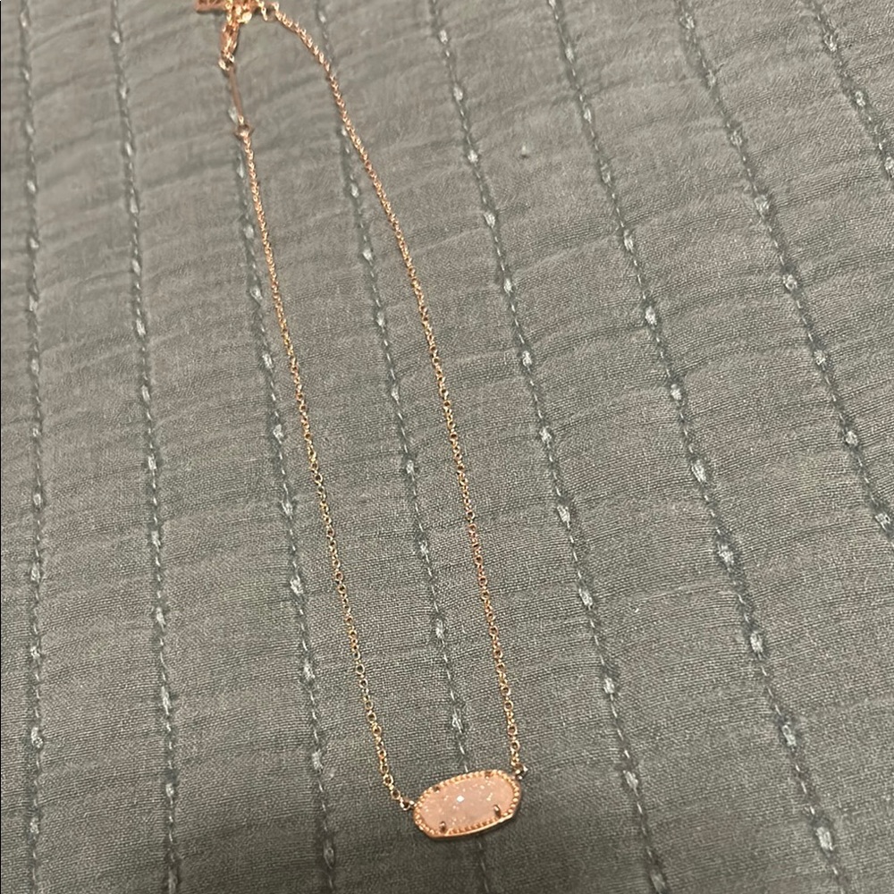Kendra Scott Elegant Gold Necklace